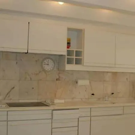 932 - Family Friendly 3 Bedroom - Gated Pool - Close To Amenities فيلة *